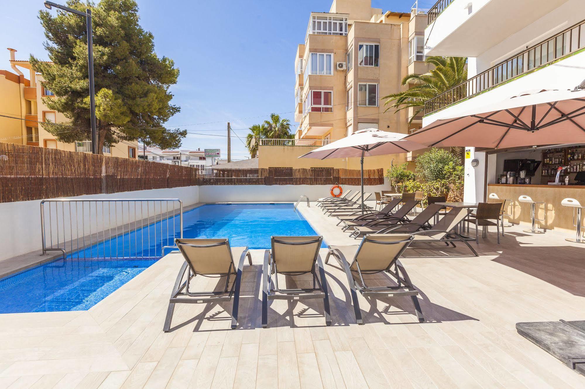 Apartamentos Vistamar II Playa d'en Bossa Exterior photo
